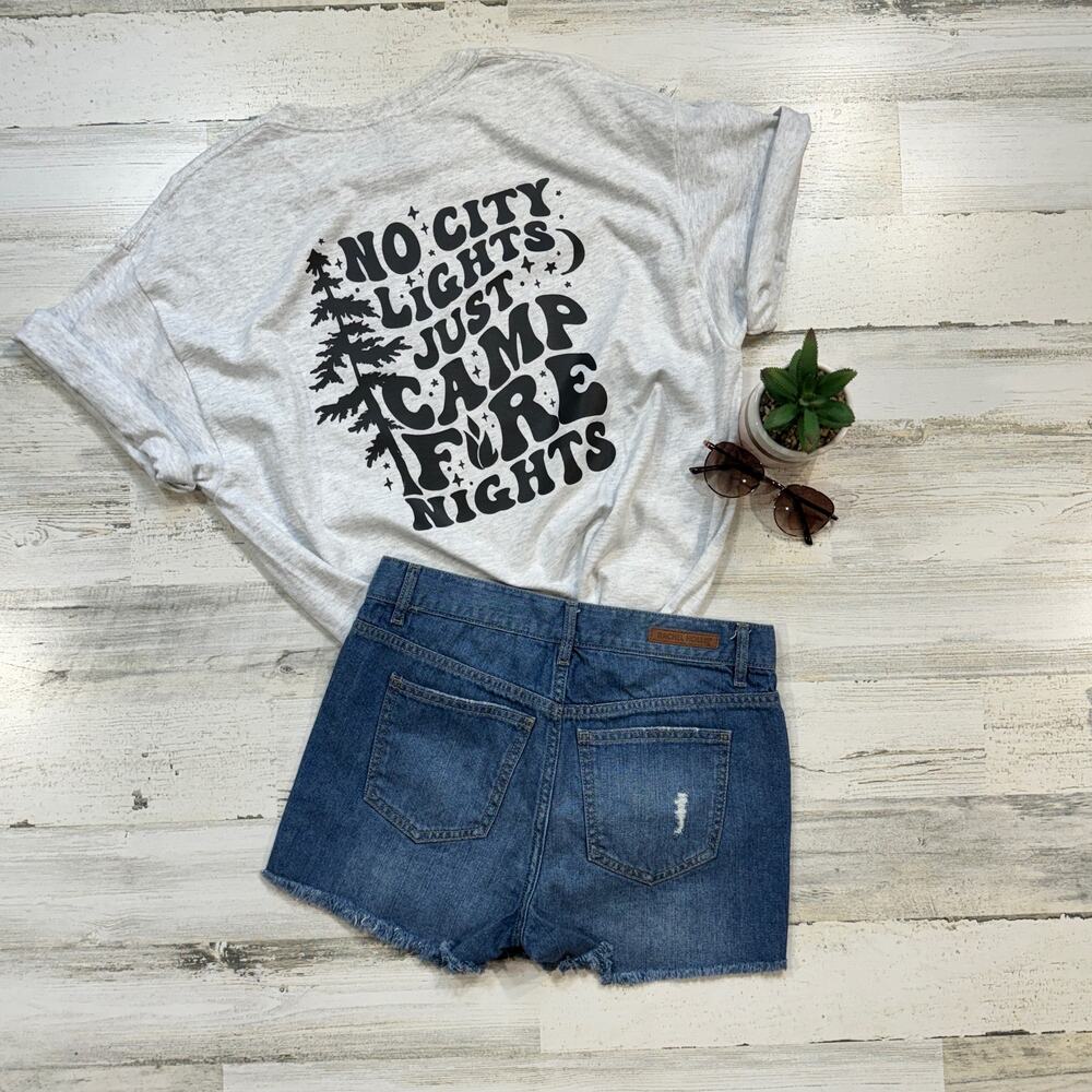 No City Lights Just Campfire Nights Women’s Large T-Shirt Short Sleeve